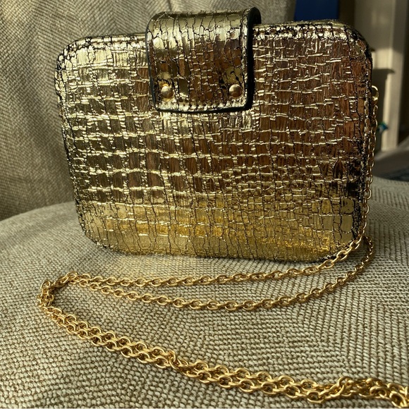 Structured Box Crossbody Bag by BP. Gold Metallic Lamey. Gold Chain Strap. EUC. - Picture 3 of 15